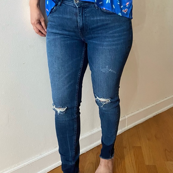 Zara Skinny Jeans - Picture 2 of 5